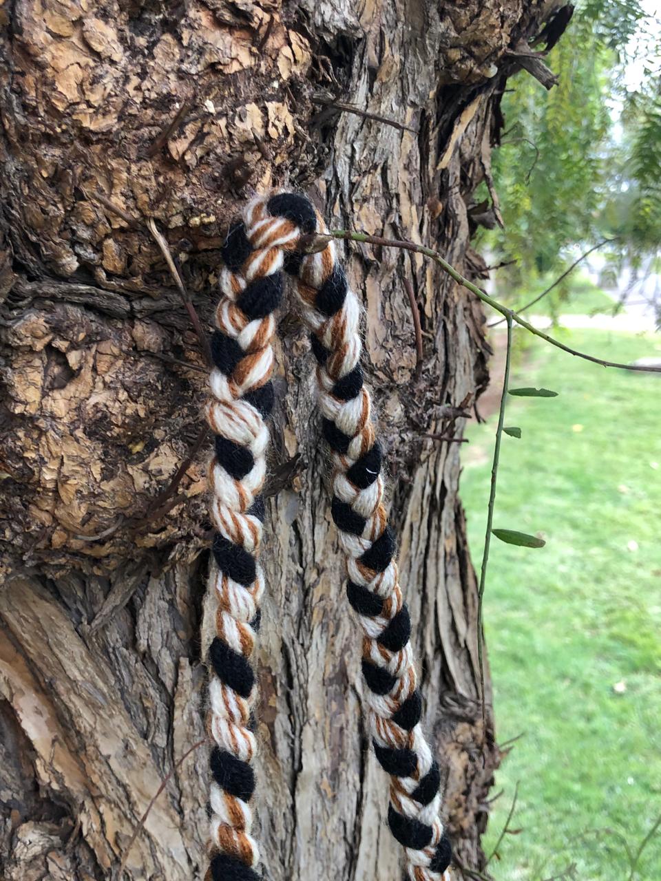 حقيبة بتصميم  بورتريه امرأة  - Punch needle